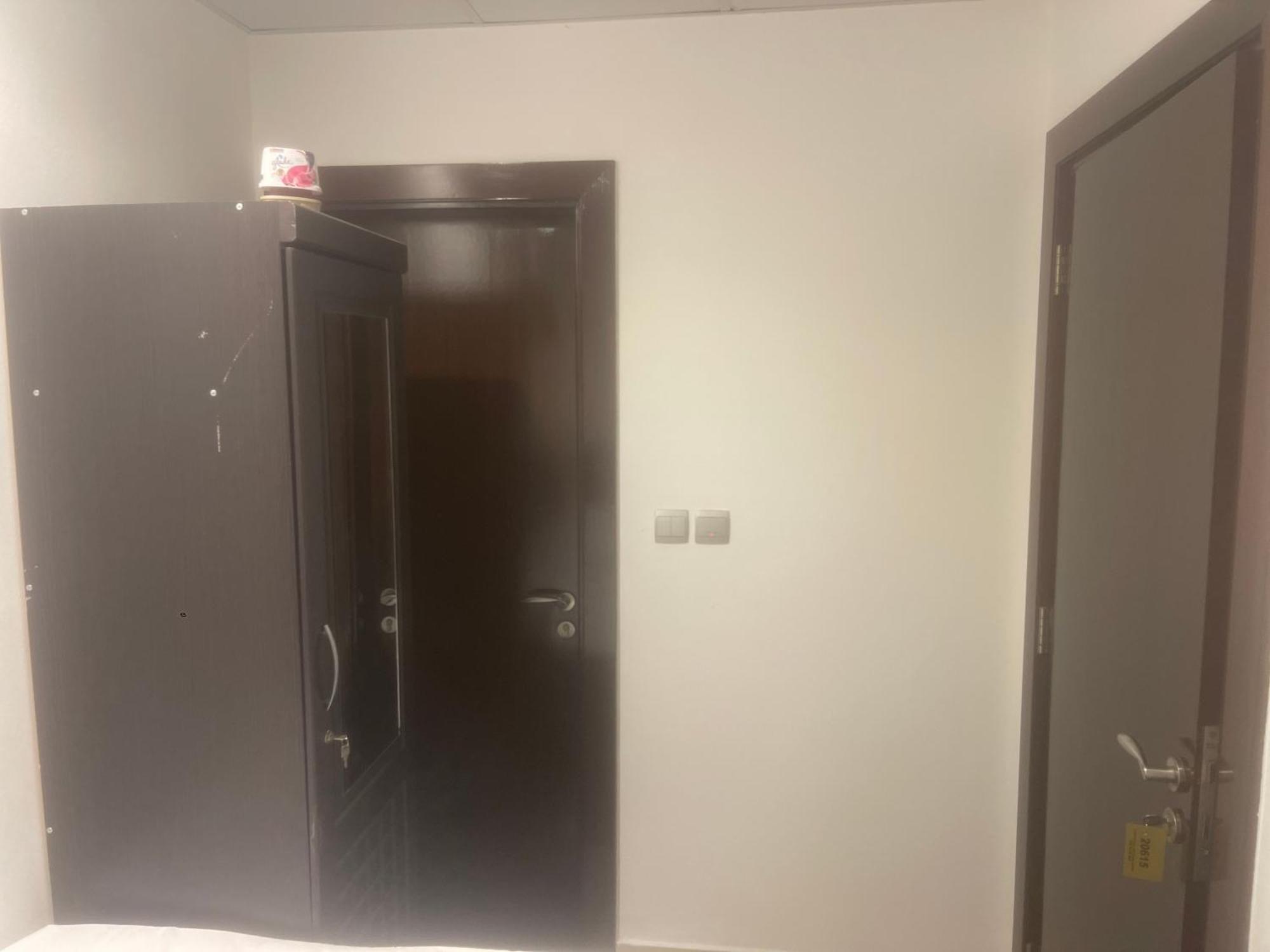 Four Stars Hostel Dubai Buitenkant foto