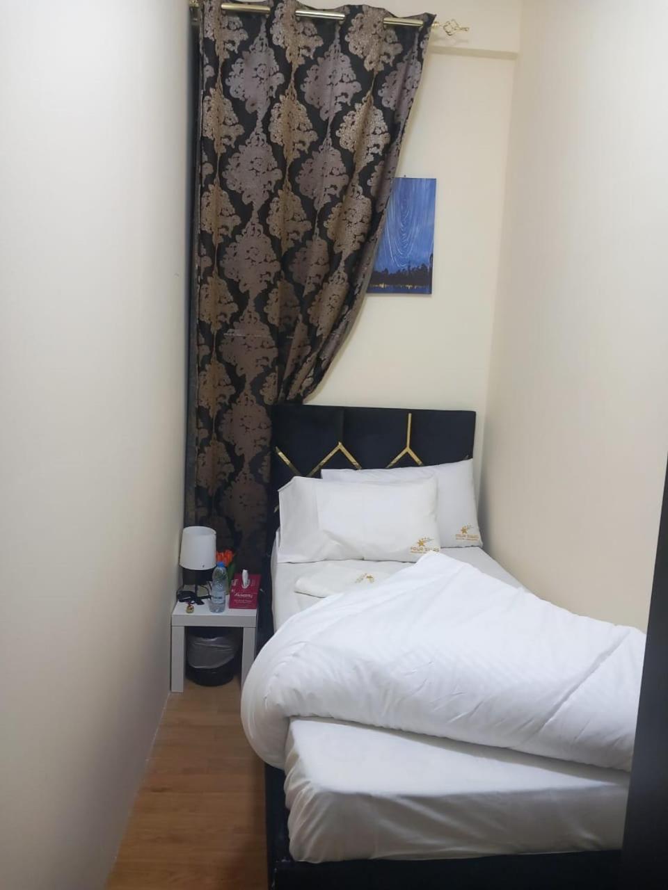 Four Stars Hostel Dubai Buitenkant foto