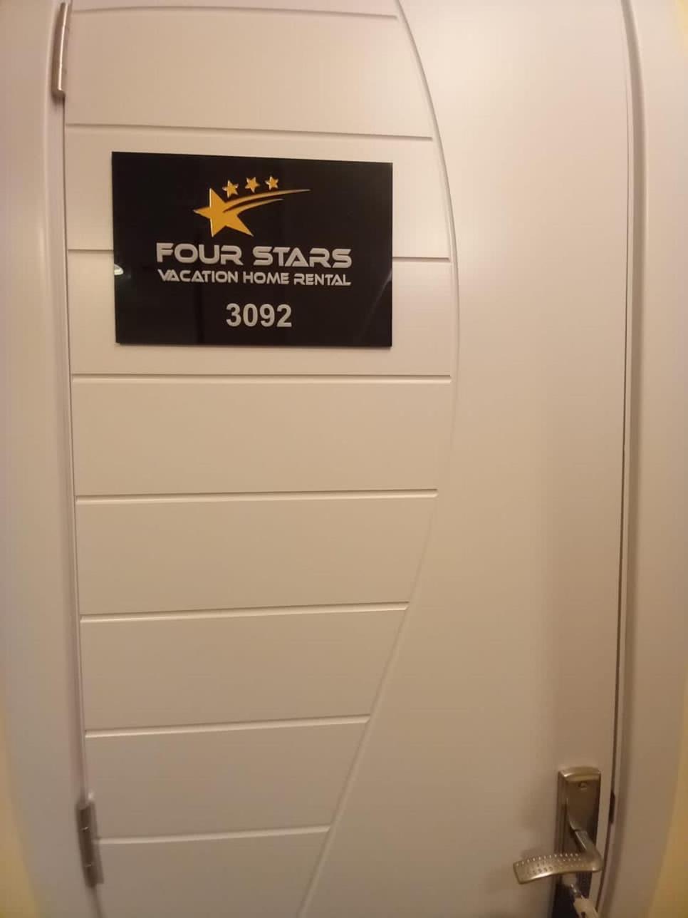 Four Stars Hostel Dubai Buitenkant foto