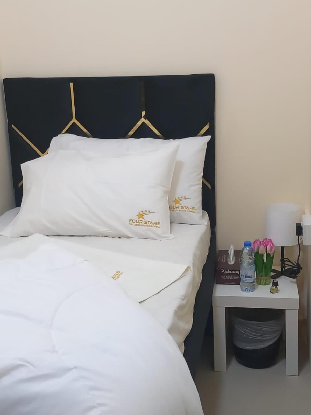 Four Stars Hostel Dubai Buitenkant foto