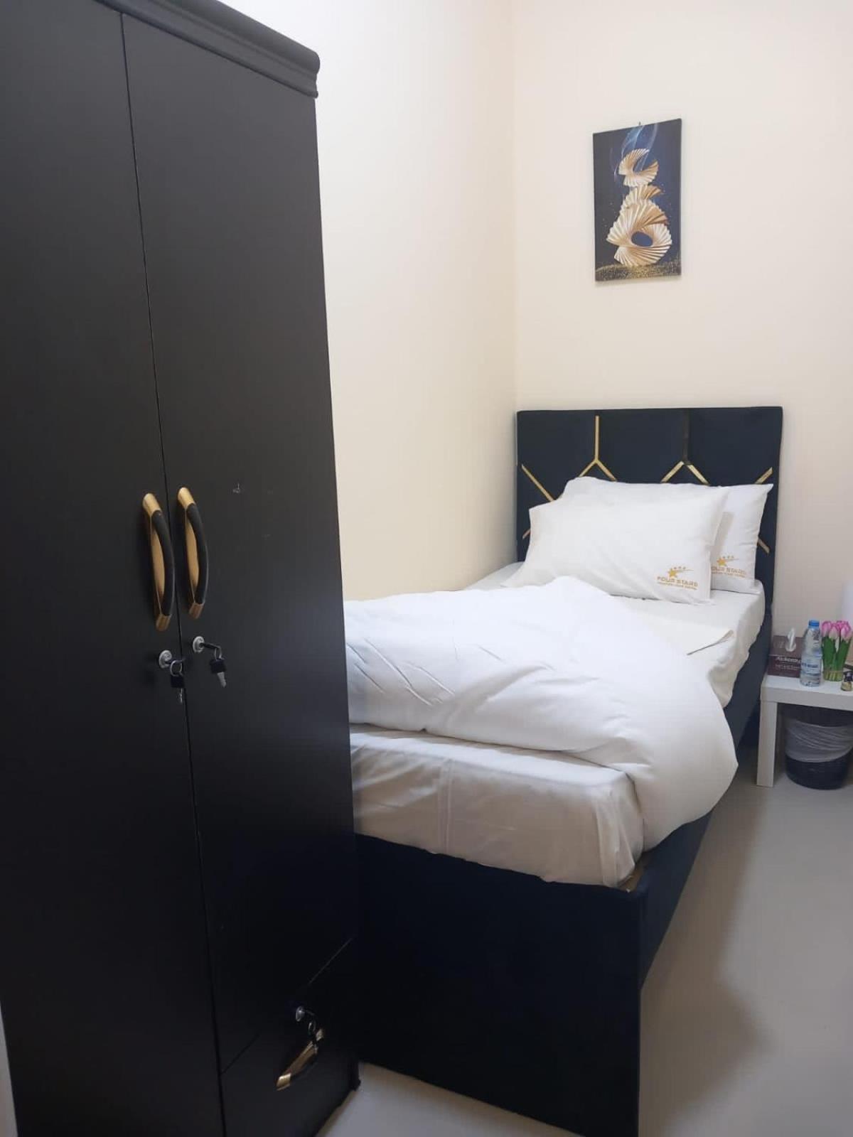 Four Stars Hostel Dubai Buitenkant foto